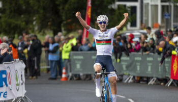 Echappée du régime des talibans, la cycliste Fariba Hashimi réalise l’exploit au mont Lozère