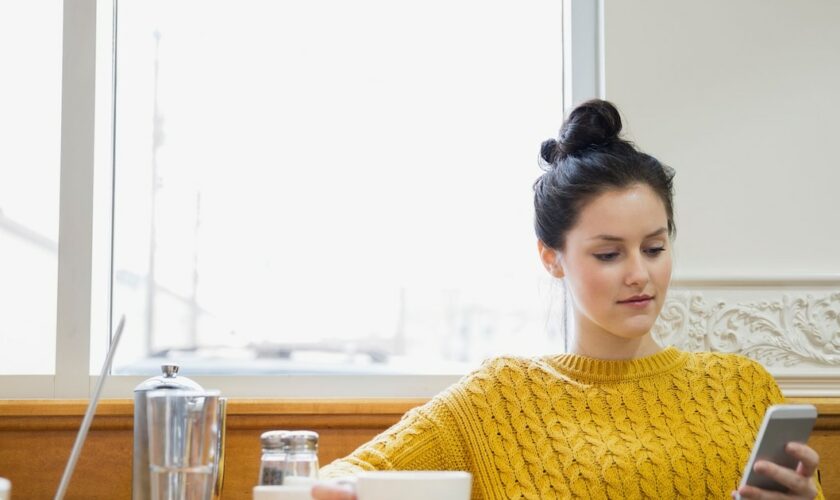 "Rapidement, j'ai passé mes journées sur Tinder. C'était grisant. Dans mon répertoire, j'avais une dizaine de numéros de types, enregistrés à leurs prénoms + T."