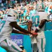 Dolphins' Tyreek Hill pokes fun at police detention in touchdown celebration