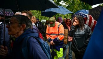 À Grenoble, émotion et colère lors de l’hommage à Lilian Dejean, l’employé municipal tué par balles