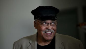 Darth Vaders Stimme: Schauspieler James Earl Jones stirbt mit 93 Jahren