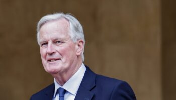 Le nouveau premier ministre Michel Barnier à Matignon pour la passation de pouvoir, le 5 septembre 2024 à Paris