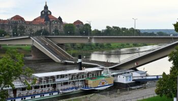 Dresden: Teile der Carolabrücke eingestürzt