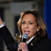 La vice-présidente américaine et candidate démocrate à la présidentielle Kamala Harris s'exprime lors d'une soirée de surveillance après un débat présidentiel avec l'ancien président américain et candidat républicain à la présidentielle Donald Trump au Cherry Street Pier à Philadelphie, Pennsylvanie, le 10 septembre 2024. (Photo de Jim WATSON / AFP)