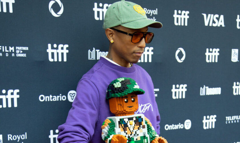 « Piece by Piece » : Pharrell Williams raconte sa vie en Lego, et les stars présentes n’étaient pas au courant du concept