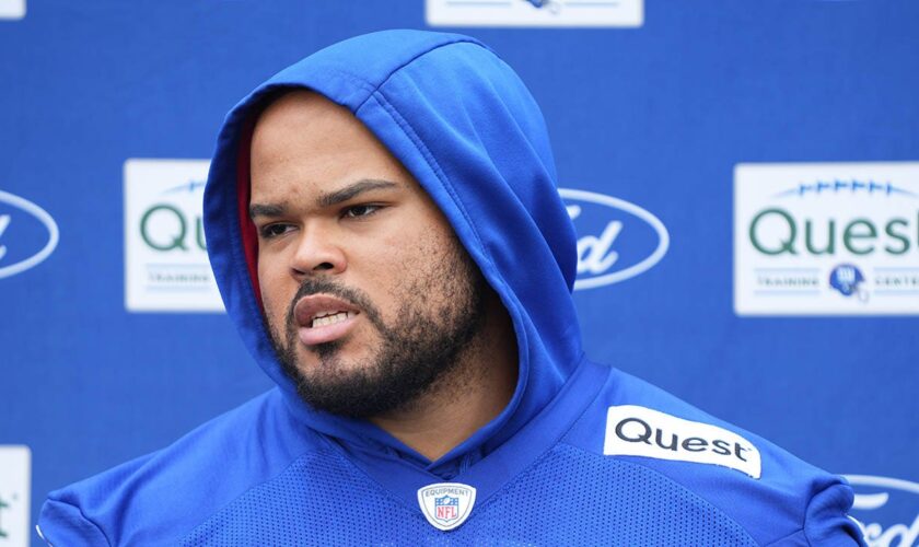 Giants' lineman Jermaine Eluemunor blasts fans over 'inhumane' behavior directed at Daniel Jones