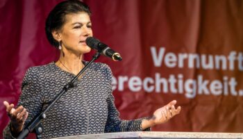 „Und wir sind die dummen Idioten“, sagt Wagenknecht über die Stationierung von US-Raketen