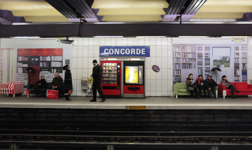 La station Concorde du métro parisien, fermée pour les JO, a finalement rouvert plus tôt aux usagers de la ligne 12