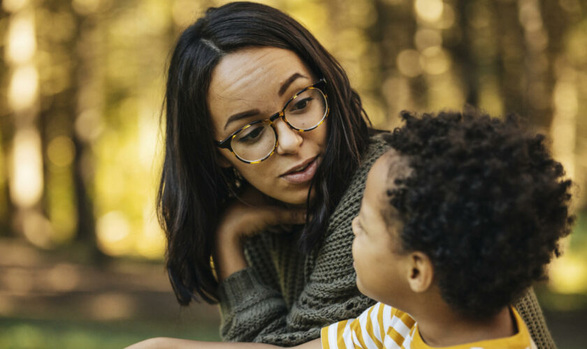 Votre enfant ne vous raconte rien de ses journées ? Cette psychologue donne ses meilleurs conseils