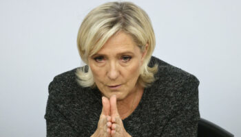 Marine Le Pen appelle à une nouvelle dissolution de l'Assemblée nationale en 2025