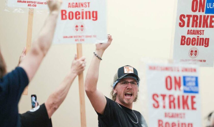 Chez Boeing, les machinistes votent la grève