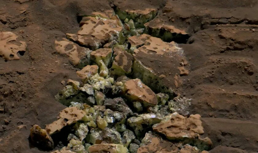 Une "découverte époustouflante" sur Mars, des cristaux rares épatent les scientifiques