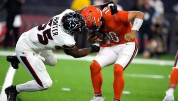 Texans' defense creates havoc for Bears rookie Caleb Williams in victory