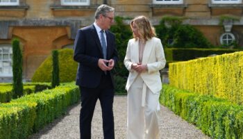 Le Premier ministre britannique Keir Starmer et son homologue italienne Giorgia Meloni le 18 juillet 2024 à Woodstock, dans le sud de l'Angleterre