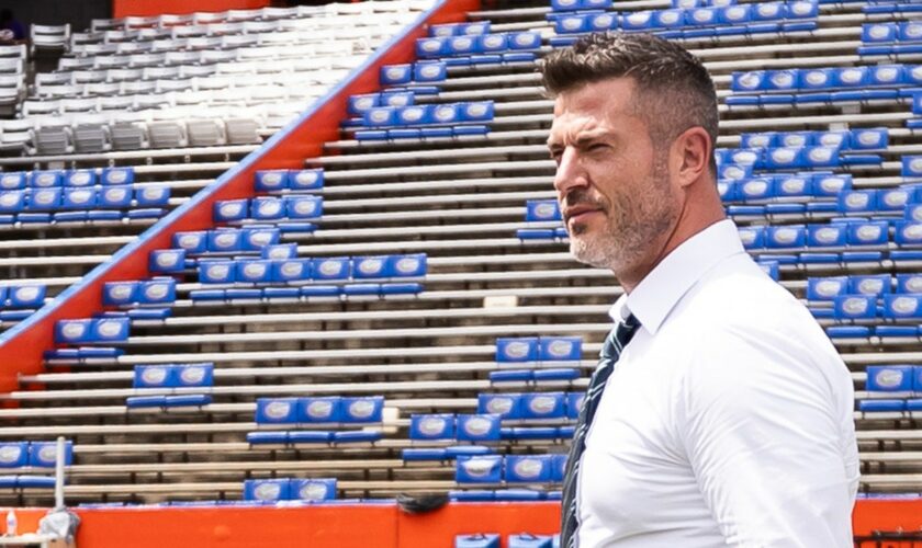 ESPN's Jesse Palmer hits Florida fan with 'friend zone' roast during broadcast