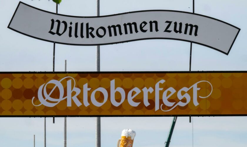 20-Jähriger vor Oktoberfest bei Achterbahn-Test von Gondel erschlagen