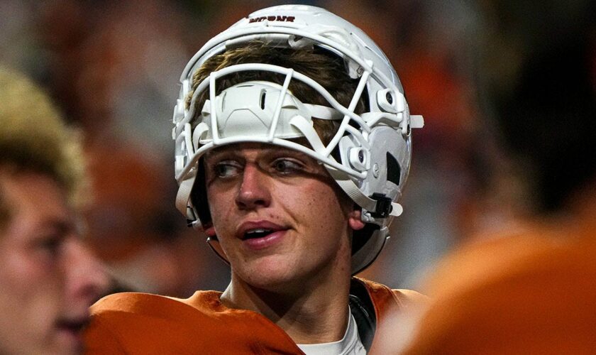 Arch Manning's mom gets all the credit for his speed after breakout game for Texas