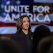 "Si quelqu'un force l'entrée de mon domicile, il se fera tirer dessus" : Kamala Harris, pour ou contre le port d'arme ?