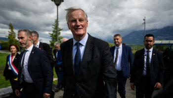 Gouvernement Barnier : l’alliance de la macronie et de la Manif pour tous