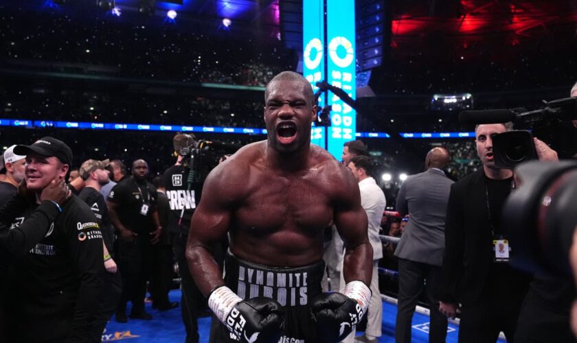 ‘Hot property’ Daniel Dubois out to avenge Usyk defeat with dad in his corner