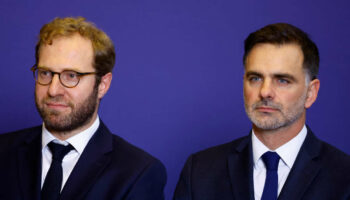 Antoine Armand et Laurent Saint-Martin, deux jeunes ministres “face à un vieux problème : les finances françaises”