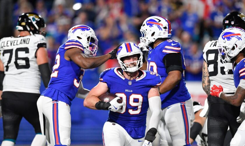 Buffalo Bills bulldoze Jacksonville Jaguars to continue perfect start