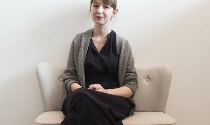 Sally Rooney livre avec “Intermezzo” un roman “ambitieux”, “troublant” et “étrange”