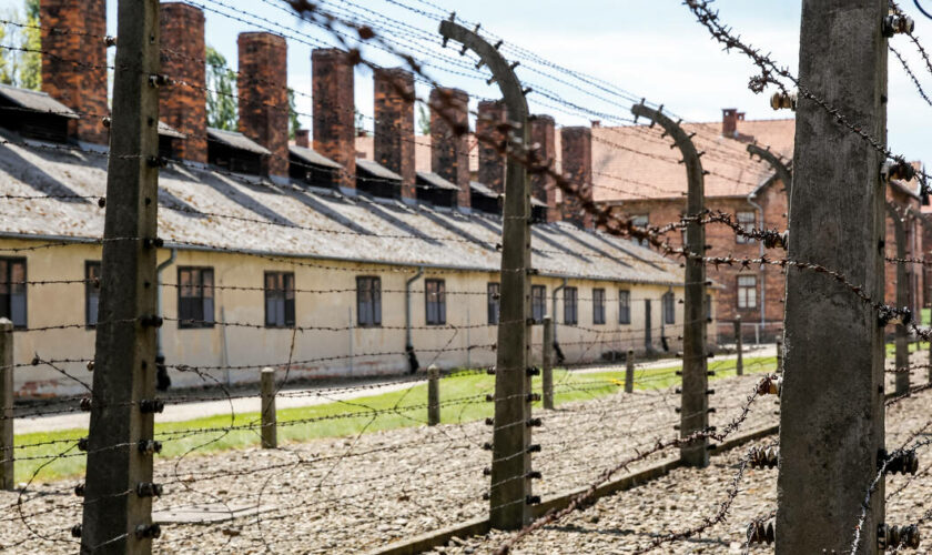 La Russie exclue des commémorations de la libération d’Auschwitz, maltraitance dans les prisons russes… L’actu du conflit en Ukraine ce lundi 23 septembre