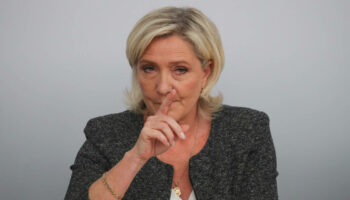 Marine Le Pen hausse le ton face au ministre de l’Economie qui a exclu le RN de « l’arc républicain »… et obtient gain de cause