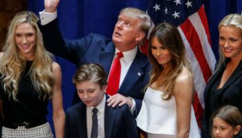 Donald Trump entouré de sa famille à New York le 16 juin 2015 pour annoncer sa candidature à la prochaine élection présidentielle américaine