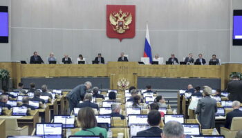 Russie : le Parlement vote l’interdiction de l’adoption d’enfants russes dans les pays autorisant la transition de genre