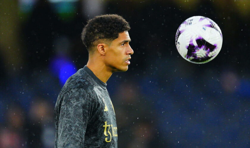 Raphaël Varane : "son corps n'en pouvait plus", l'ancien défenseur des Bleus annonce sa retraite