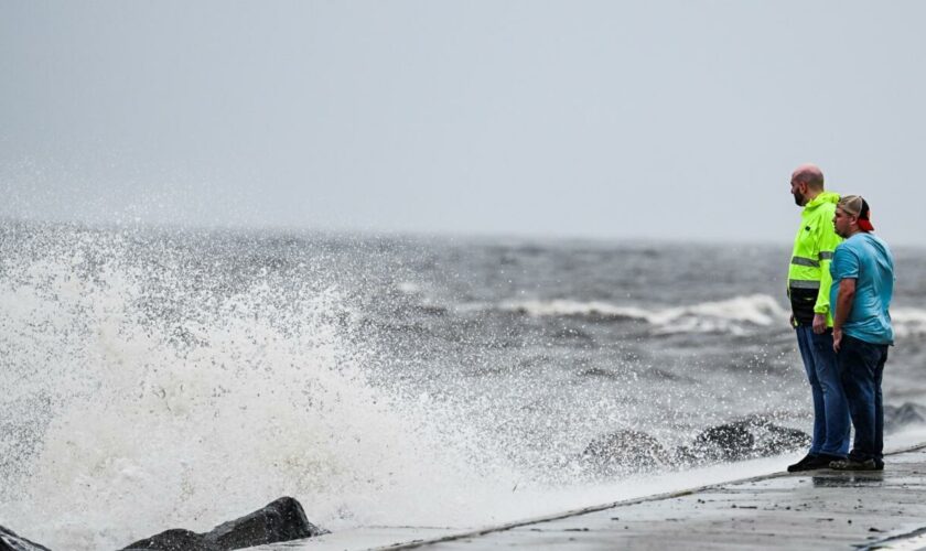 "Extrêmement dangereux", l'ouragan Hélène se renforce à l'approche de la Floride