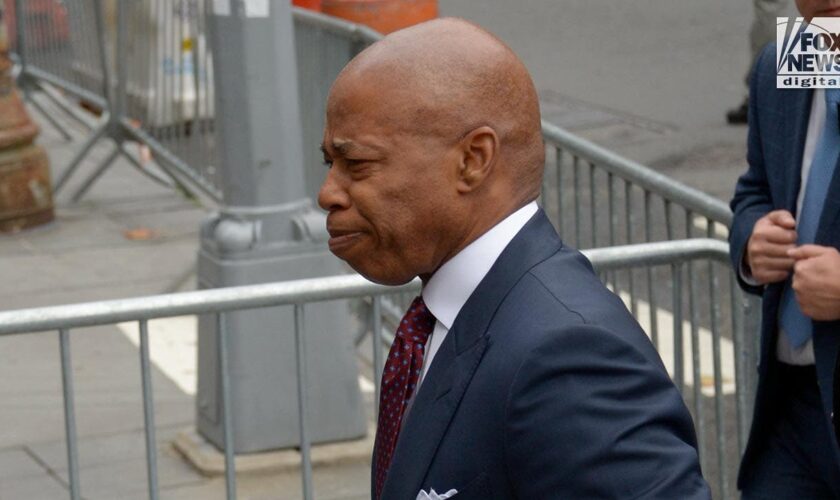 NYC Mayor Eric Adams arrives to turn himself in to face charges in federal corruption case