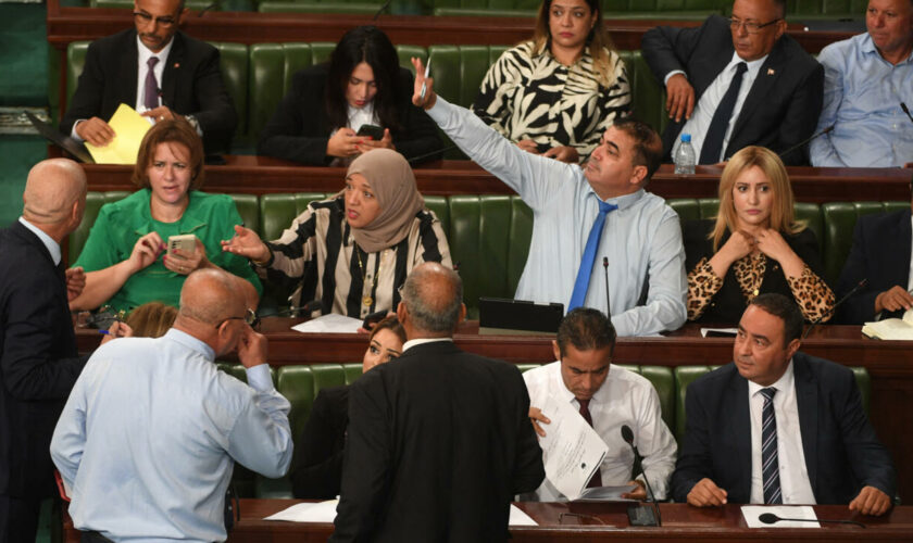 Le Parlement tunisien révise la loi électorale à moins de dix jours de la présidentielle