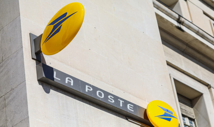 Les services postaux dans les territoires vont subir une coupe de 50 millions d’euros, annonce La Poste