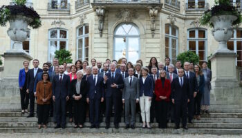 La photo officielle du gouvernement Barnier a été réalisée à Matignon, sans Emmanuel Macron