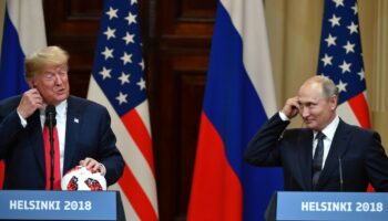 Donald Trump et Vladimir Poutine donnent une conférence de presse à l'issue de leurs pourparlers à Helsinki, le 16 juillet 2018