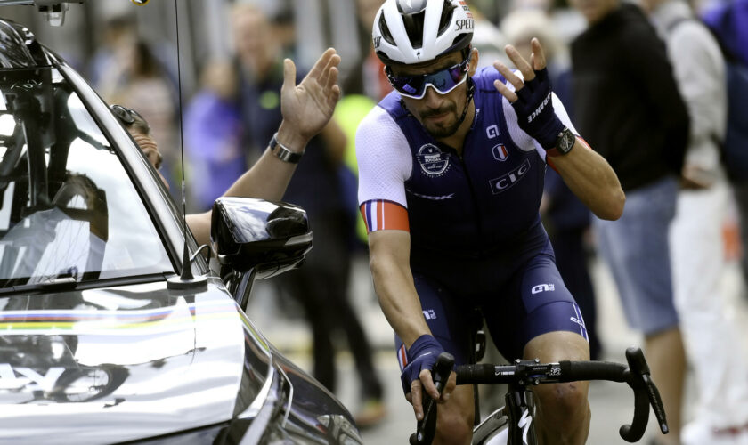 Julian Alaphilippe abandonne après une lourde chute aux Mondiaux de cyclisme sur route