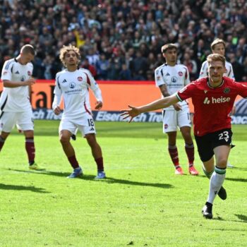 Fragwürdiger Elfmeter als Brustlöser – Hannover feiert späten Sieg gegen Nürnberg