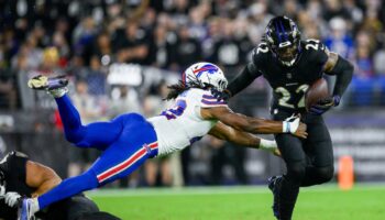 Derrick Henry powers Baltimore Ravens past the Buffalo Bills