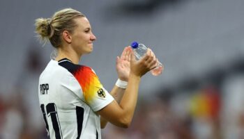 Fußball: Alexandra Popp beendet Karriere als Kapitänin des Nationalteams