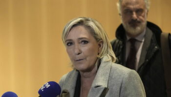 Son compagnon, son chauffeur... Marine Le Pen a embauché des assistants parlementaires surprenants