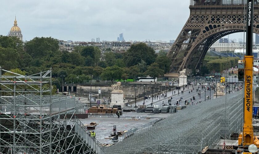 À Paris, l’immense chantier de démontage des sites olympiques : « On est sur le pont depuis 7 heures »