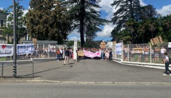 À Pau, la suspension du directeur de l'Immaculée Conception ressuscite le spectre de la «guerre scolaire»