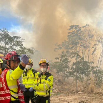 Arde un edificio okupa en Tetuán y deja una gran columna de humo en Madrid