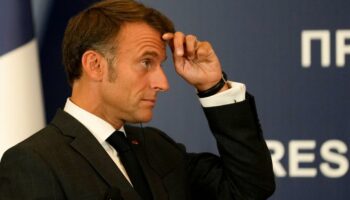 «Aucune des options qui tournent ne convient»: dans l’impasse, Macron cherche de nouveaux noms pour Matignon