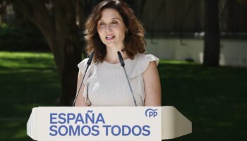 Ayuso ya no pide a los demás barones que planten a Sánchez y abre la puerta a acudir ella a la reunión