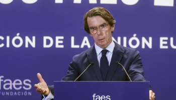 Aznar se lanza contra Sánchez por la "eutanasia del Parlamento" y porque "Moncloa es ya una delegación del secesionismo"