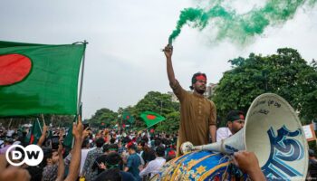 Bangladesh: thousands rally to mark ousting of PM